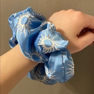 XL Blue Sun Patterned Scrunchie